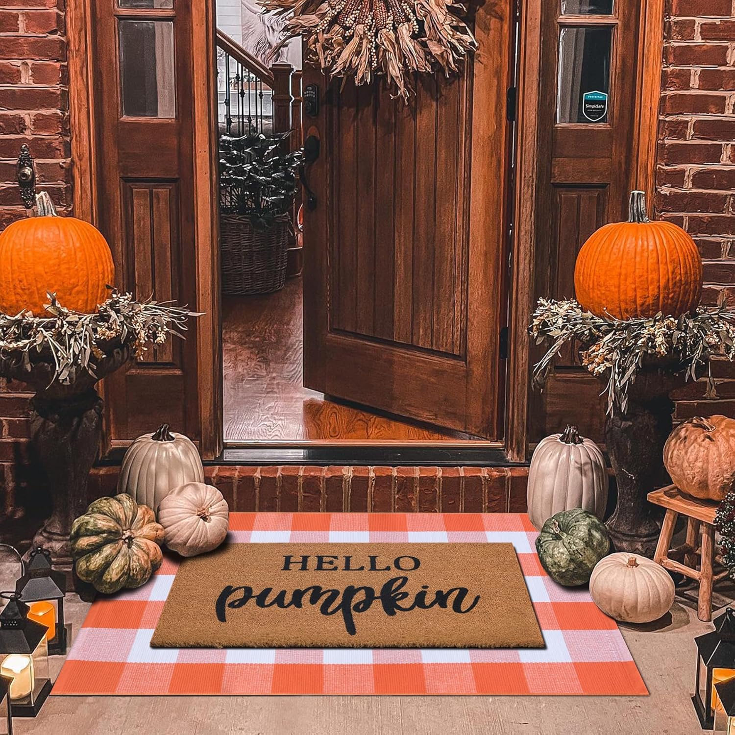 15 Front Porch Decorating Ideas Full of Fall Charm 3 34