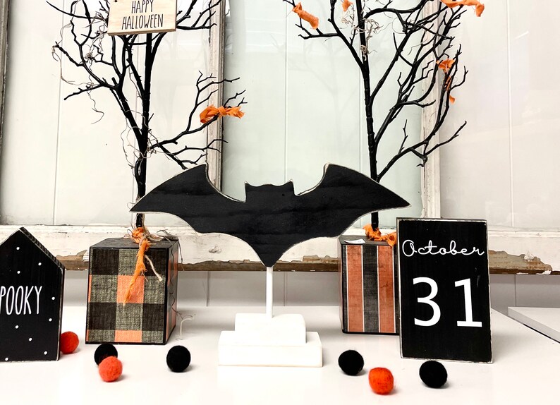 18 Easy and Creative Bat Craft Ideas for a Spooky Halloween 19 25 1