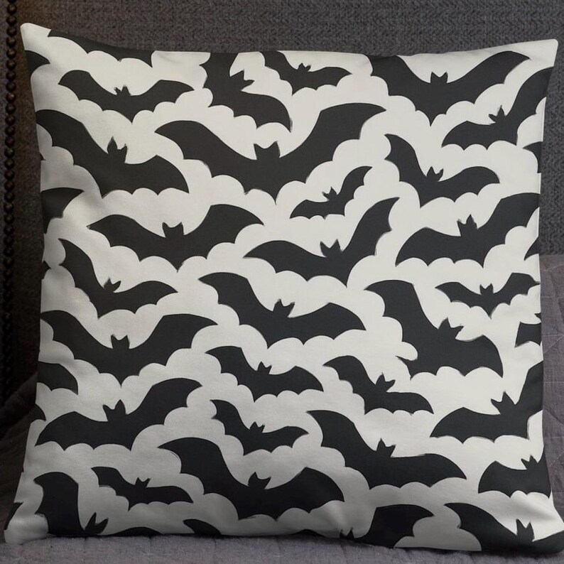 18 Easy and Creative Bat Craft Ideas for a Spooky Halloween 15 29