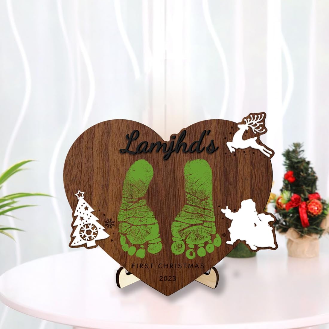 19 Mistletoe Footprint Craft Ideas