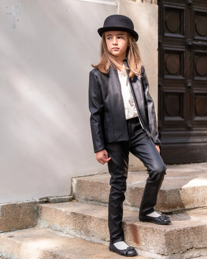 15 Chic Leather Pants Outfits You’ll Love 14 17 2