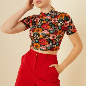 14 Red Twist Front Shirts You’ll Love to Wear 14 29 1