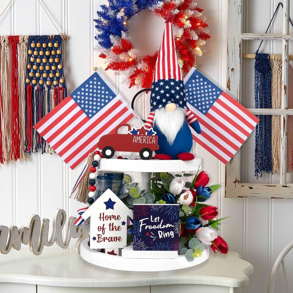 30 Tiered Tray Displays For July 4th That You'll Love 16 16