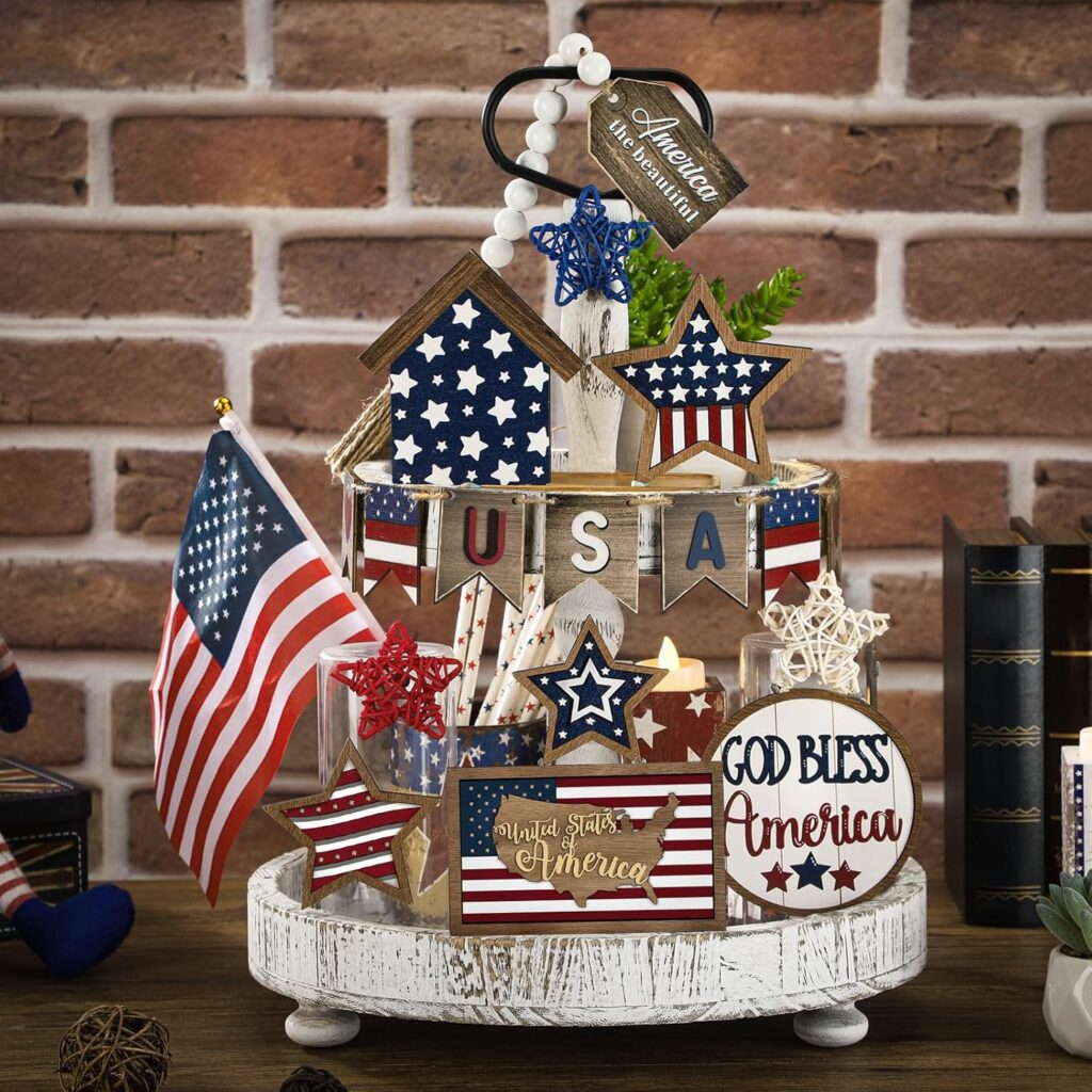 30 Tiered Tray Displays For July 4th That You'll Love 3 2