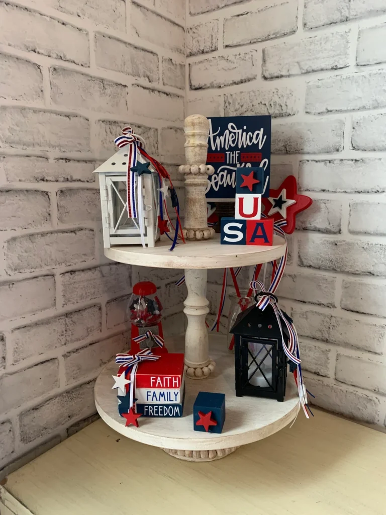 30 Tiered Tray Displays For July 4th That You'll Love 22 22