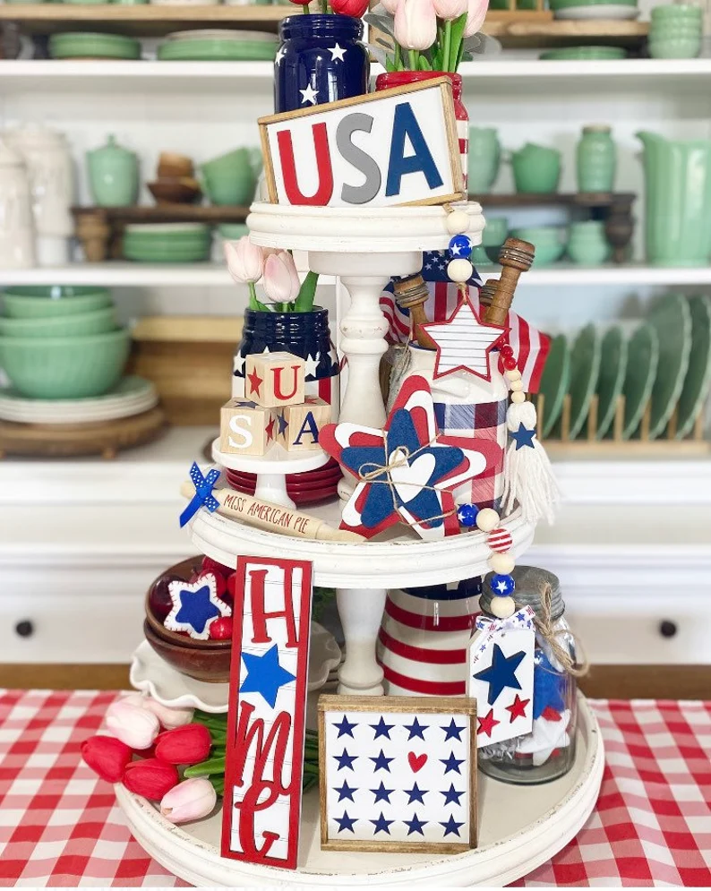 30 Tiered Tray Displays For July 4th That You'll Love 24 24