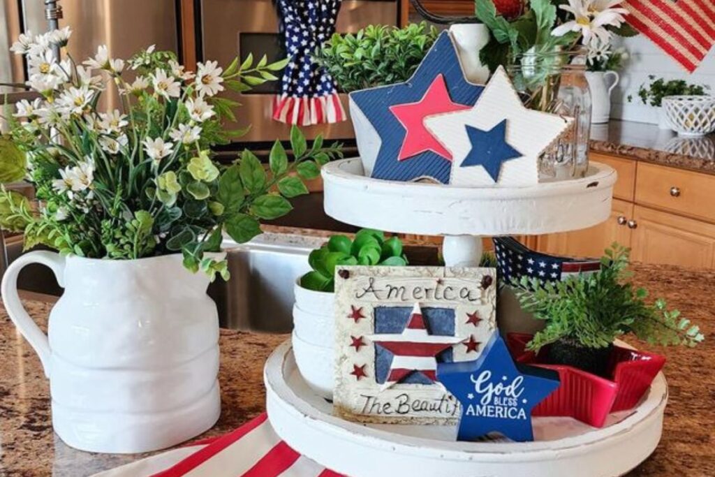 30 Tiered Tray Displays For July 4th That You'll Love 7 6