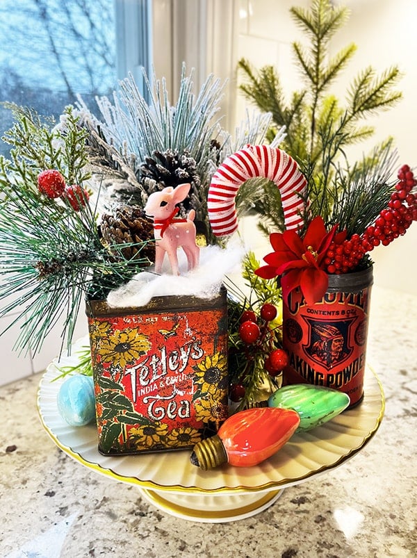 17 Festive Christmas Tiered Tray Ideas You Love 18 19a