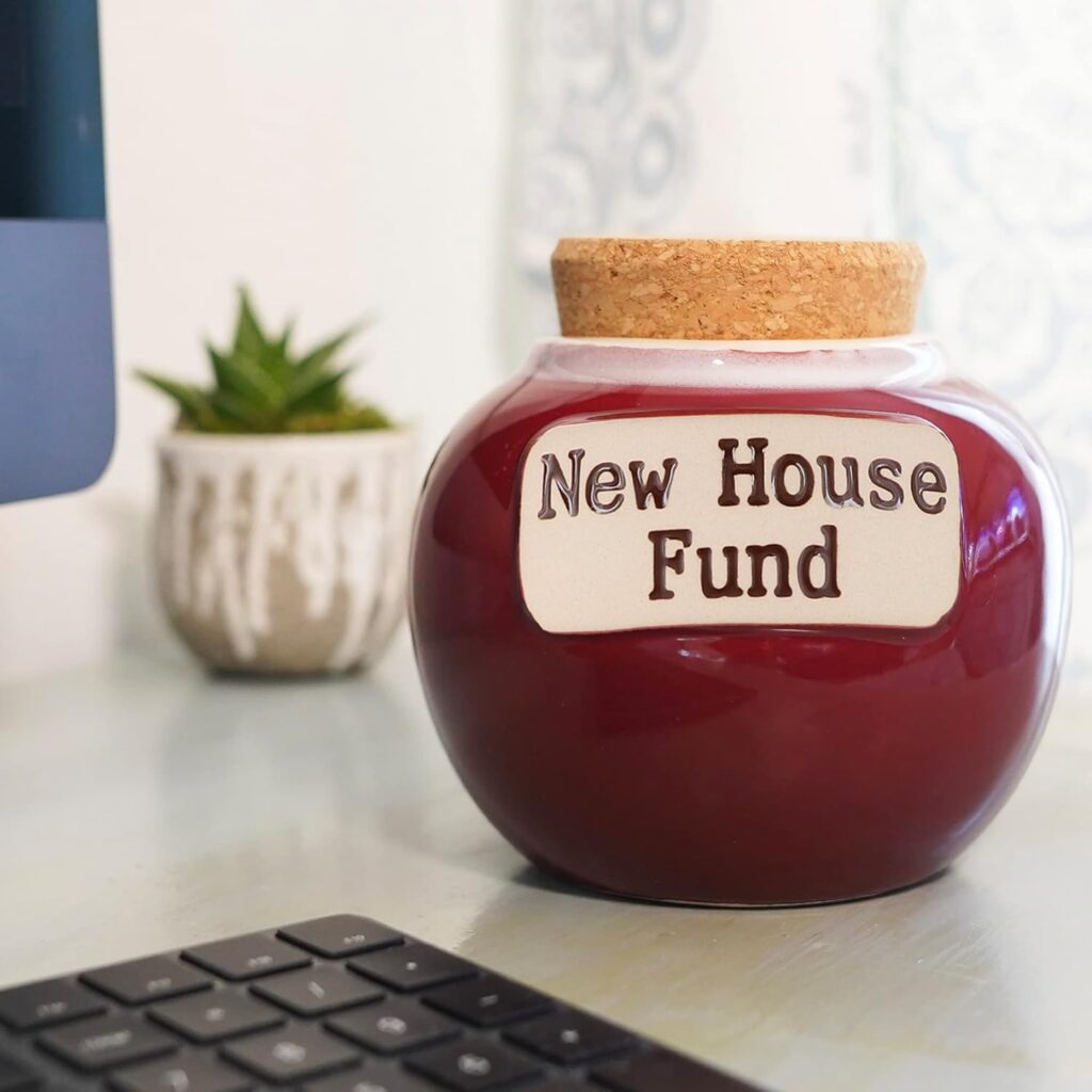 DIY money saving jars with custom labels
House Project Jar with Minimalist Labels